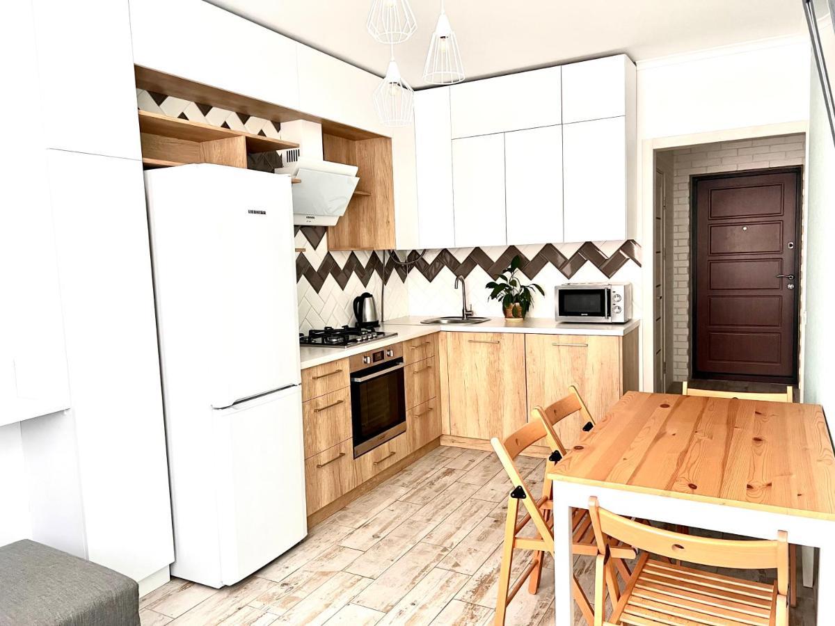 Osapart Cozy Apartment In A Complex Semycvit Leopoli Esterno foto