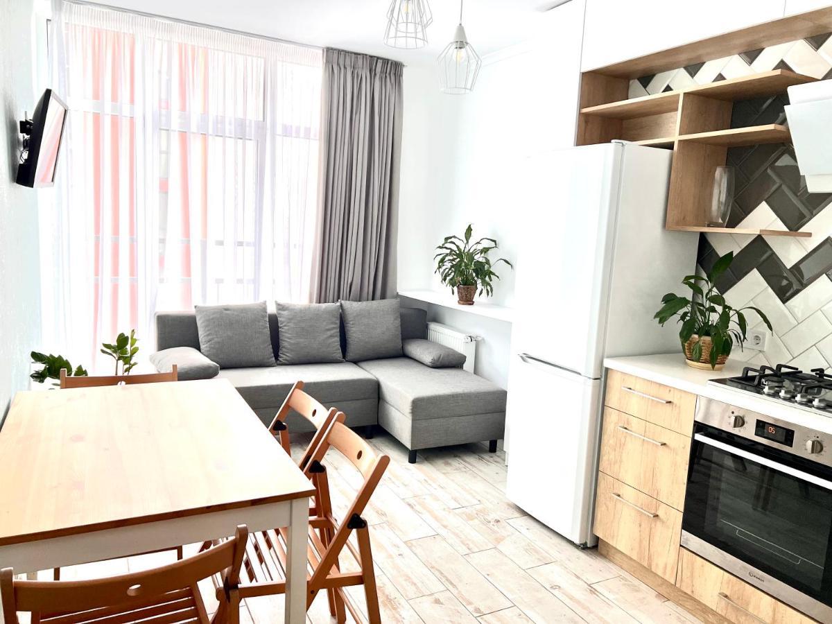 Osapart Cozy Apartment In A Complex Semycvit Leopoli Esterno foto