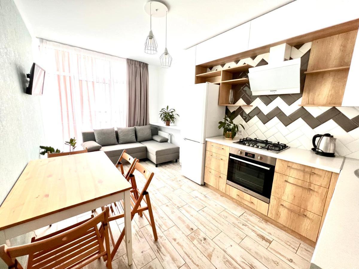 Osapart Cozy Apartment In A Complex Semycvit Leopoli Esterno foto