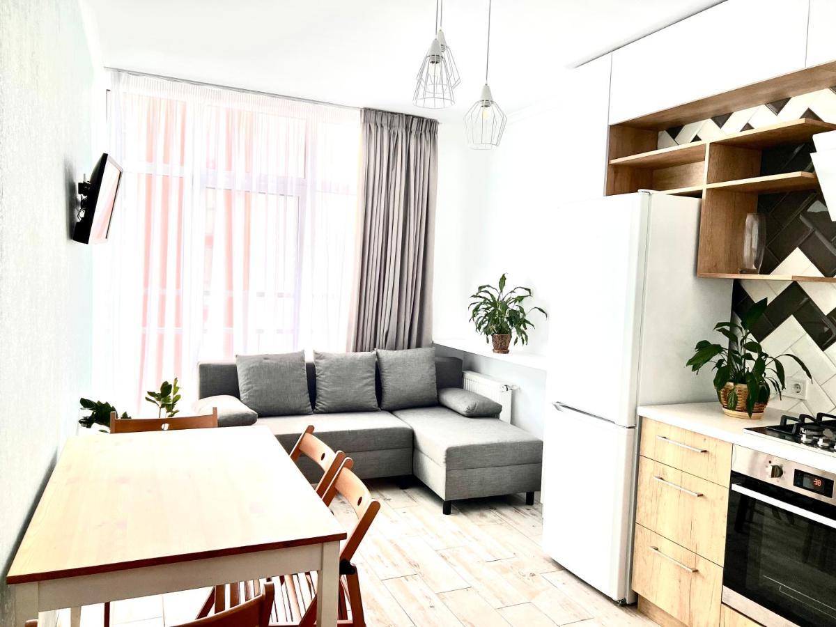Osapart Cozy Apartment In A Complex Semycvit Leopoli Esterno foto