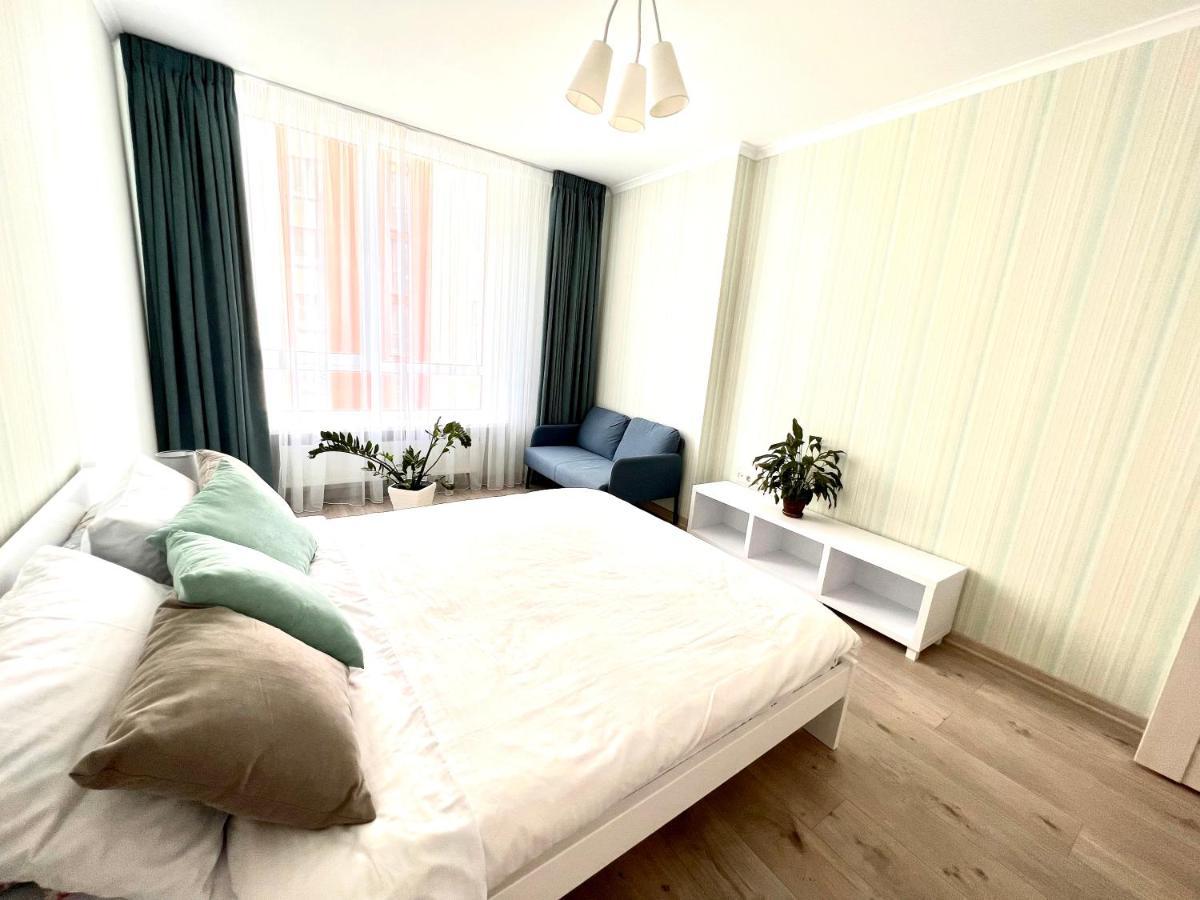 Osapart Cozy Apartment In A Complex Semycvit Leopoli Esterno foto