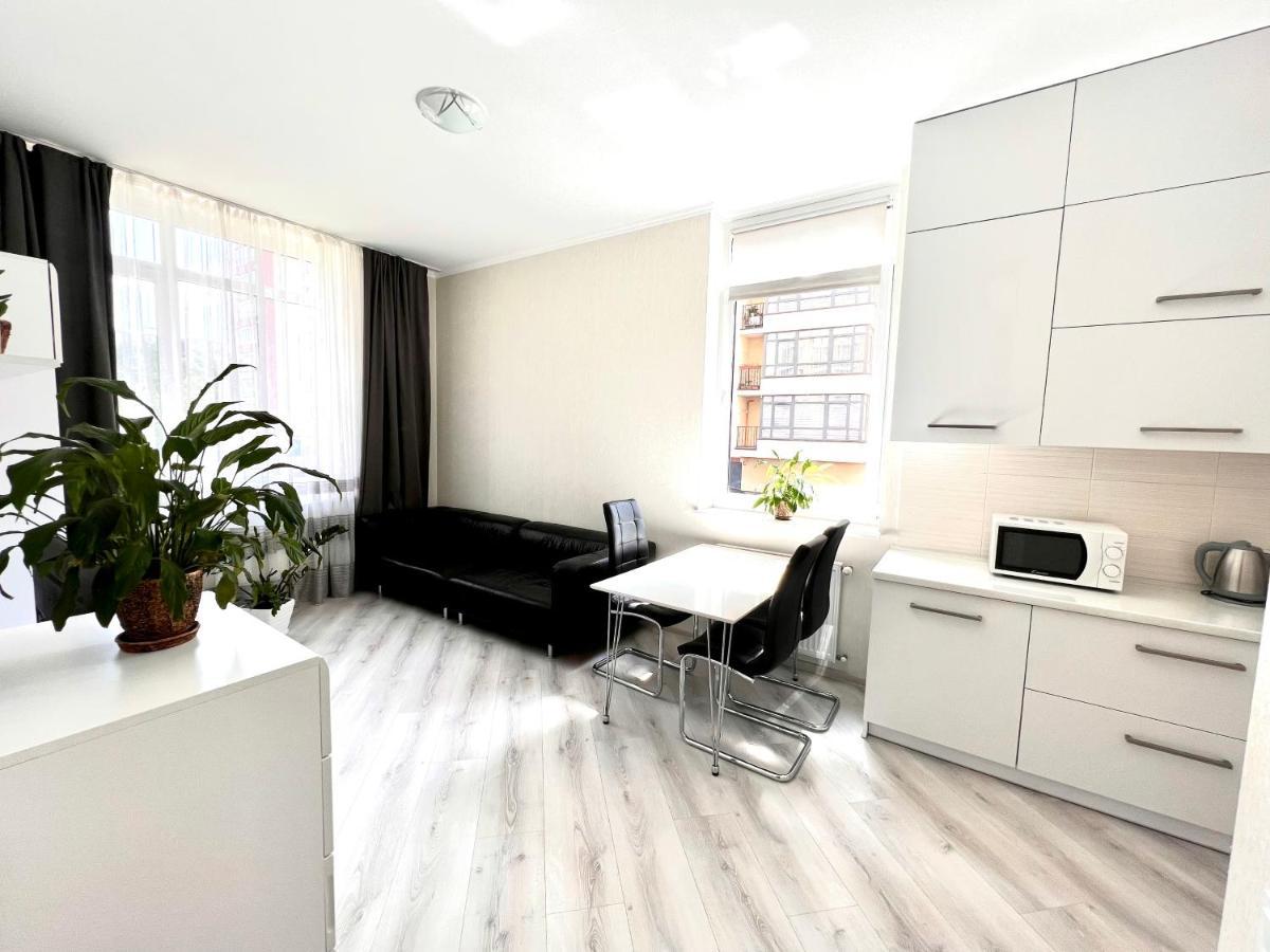 Osapart Cozy Apartment In A Complex Semycvit Leopoli Esterno foto