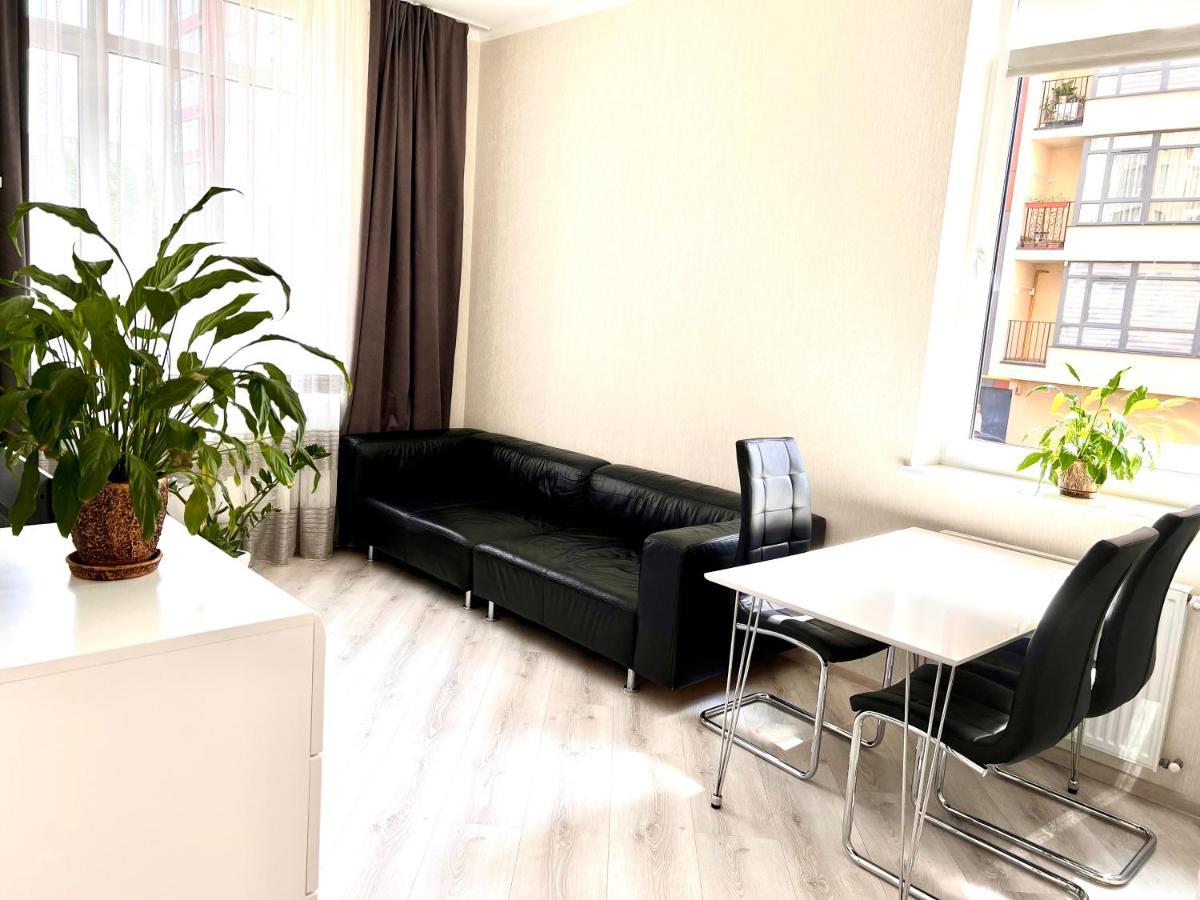 Osapart Cozy Apartment In A Complex Semycvit Leopoli Esterno foto