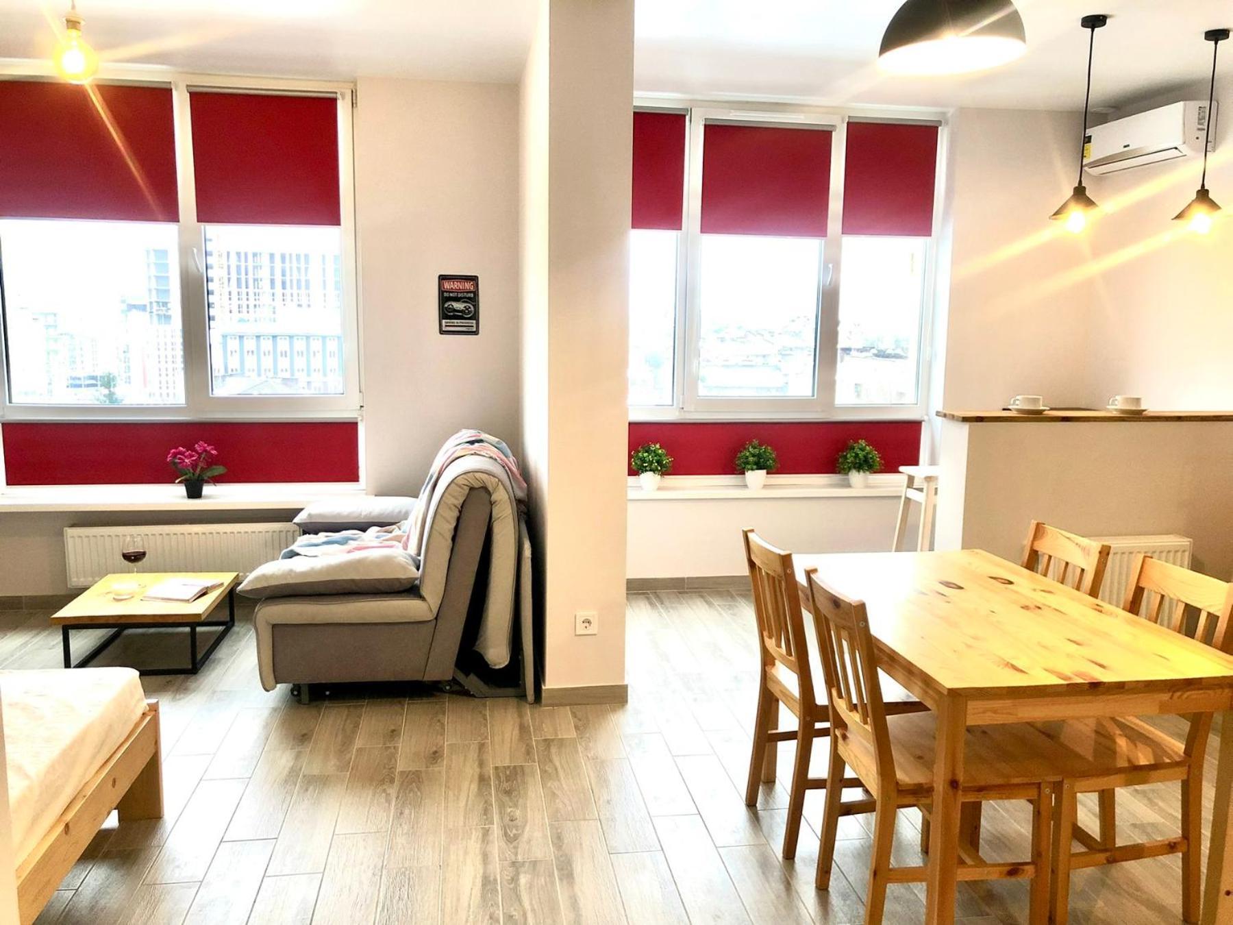 Osapart Cozy Apartment In A Complex Semycvit Leopoli Esterno foto