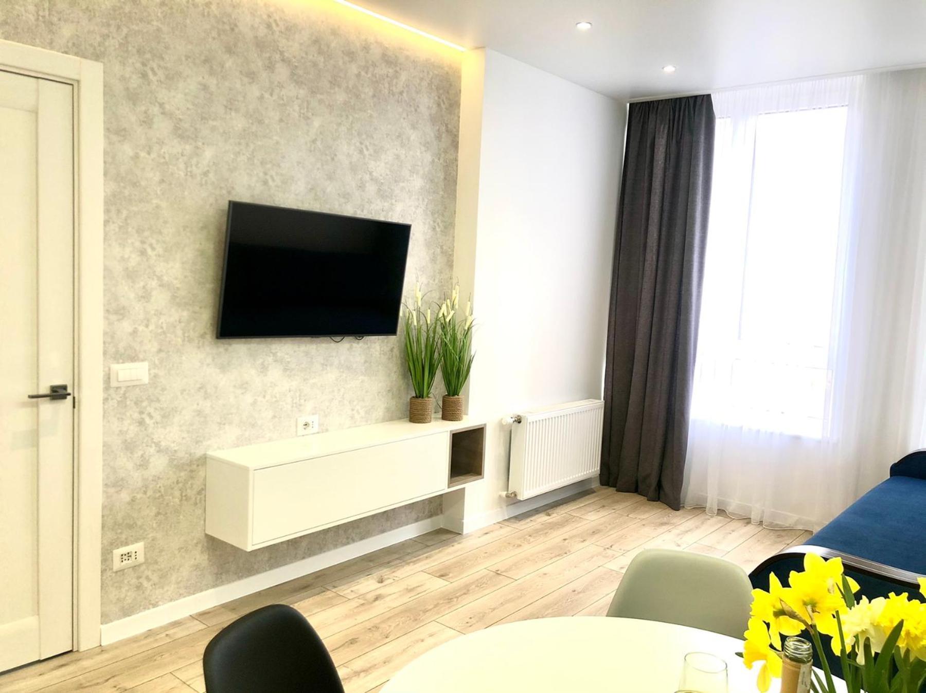 Osapart Cozy Apartment In A Complex Semycvit Leopoli Esterno foto